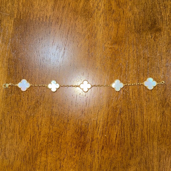 Designer inspired bracelet - Picture 2 of 2